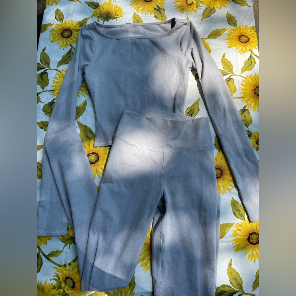 Wellbeing + Beingwell Gray Women's Top and Legging Set